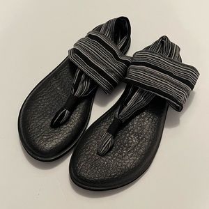 Sanuk Women’s Yoga Sling Sandal Flip Flops - Size 6 - Excellent Condition